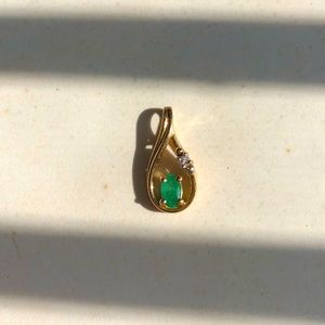 14k yellow gold emerald diamond pendant